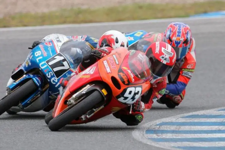 Perspectiva de un piloto profesional: Competir en una carrera de motos ...